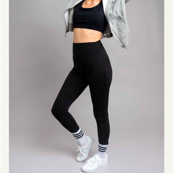 Black High-Waisted Leggings Maternity - Picture 5 of 5